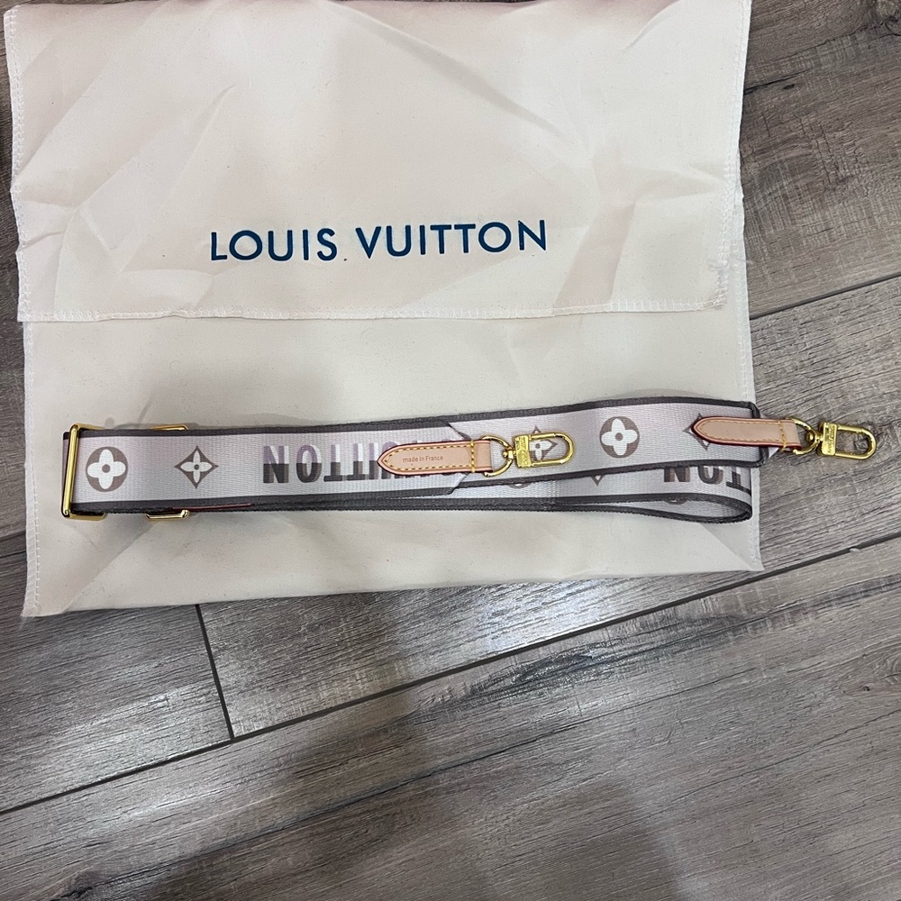 Louis Vuitton Monogram Speedy 20 - Picture 8 of 10